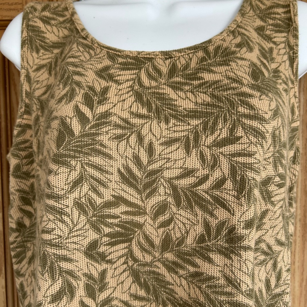 💚3/$25 Liz Claiborne Olive and Beige Leaf Print Tank Top M